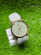 Crystal Slim Watch – Sleek Magnetic Lock